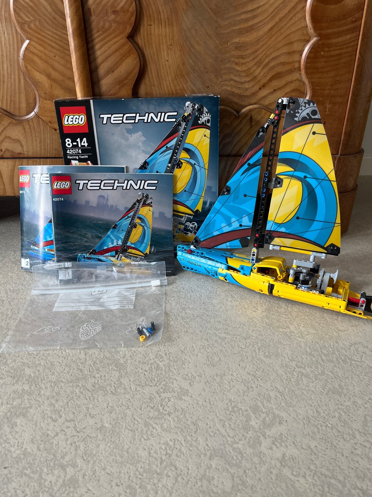 LEGO Technic 42074 Racejacht - Compleet met doos, Ophalen of Verzenden, Zo goed als nieuw, Overige merken
