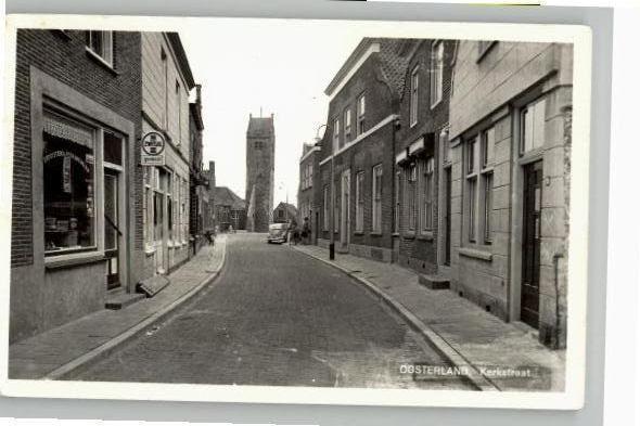 Oosterland Kerkstraat winkel links