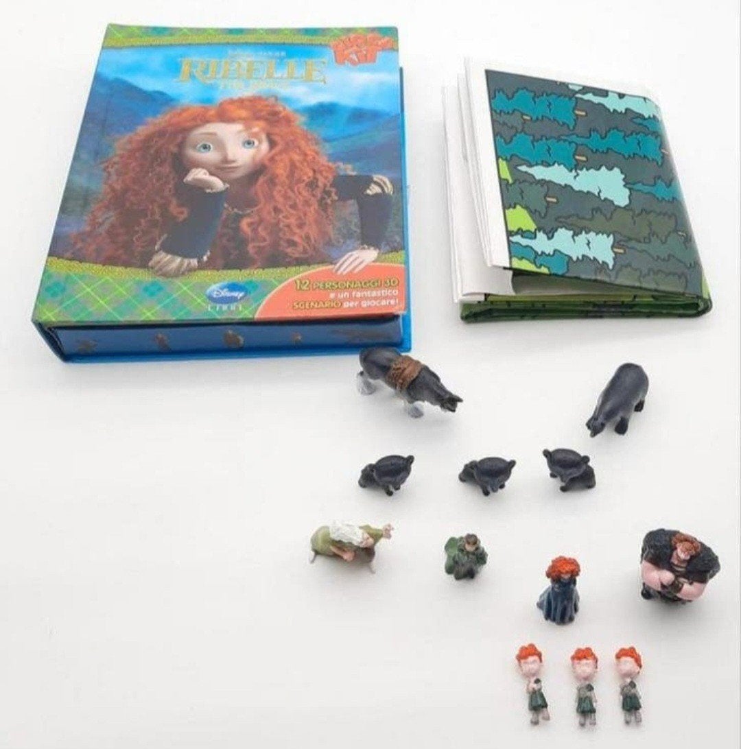 Disney Pixar Brave / Ribelle leesboek + 12 figuren Italiaans, Ophalen of Verzenden, Overige figuren, Gebruikt, Beeldje of Figuurtje