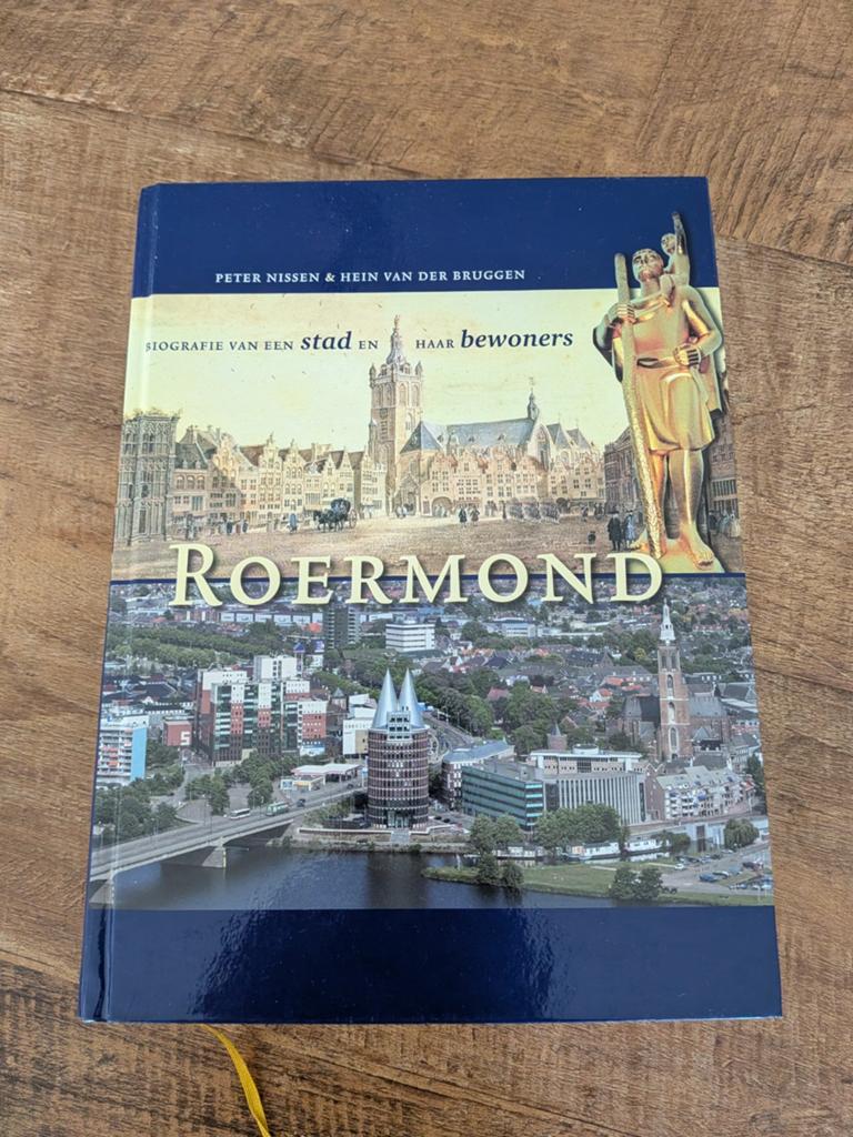 Roermond: Biografie van een stad en haar bewoners, Ophalen