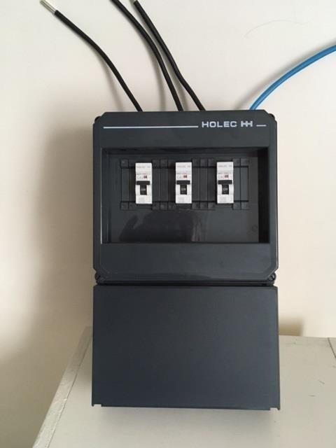 342. Holec kabelinvoer installatiekast met automaten C40 C25, Hobby en Vrije tijd, Elektronica-componenten, Ophalen of Verzenden