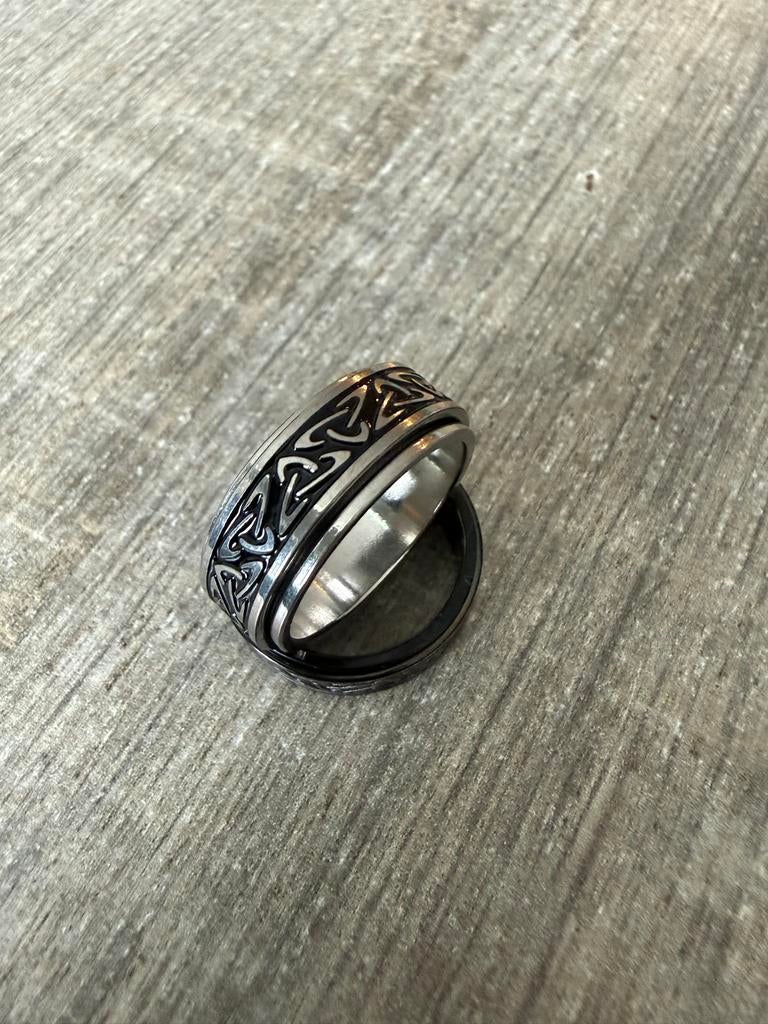 Heren Keltische Draai Ring - Zilverkleurig size 18.9, Sieraden, Tassen en Uiterlijk, Ringen, Nieuw, Heer, 18 tot 19, Zilver, IJzer of Staal