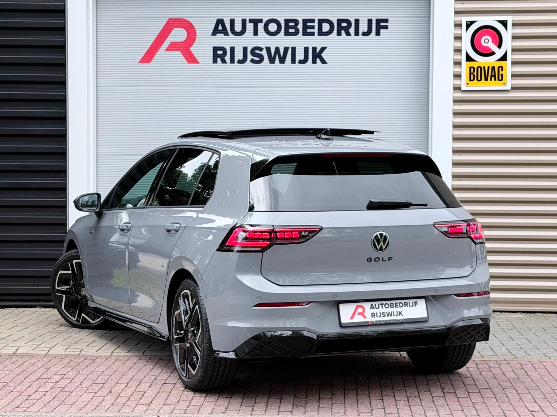 Volkswagen GOLF 1.5 eTSI R-Line Edition Pano/Camera/HuD, Auto's, 4 cilinders, 150 pk, Alcantara, Bedrijf