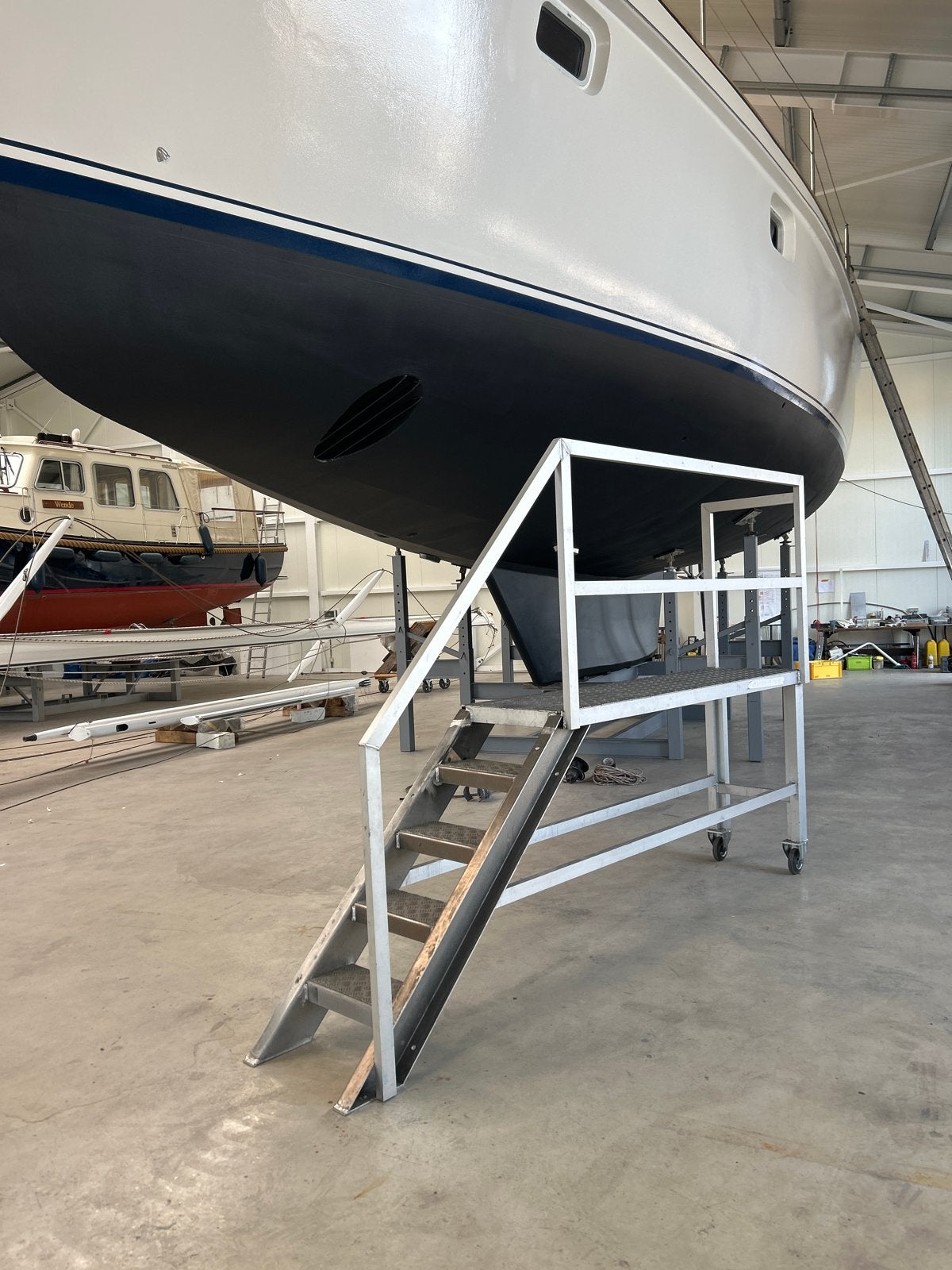 Stevige Werksteiger met Trappen en Wielen, Zakelijke goederen, Ophalen