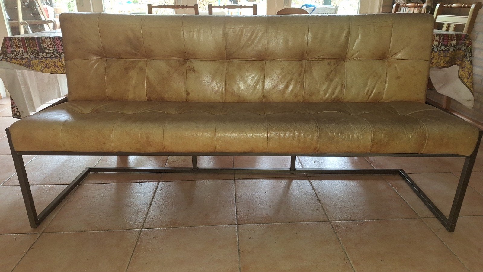 moderne leren bank met metalen frame, Ophalen, Minder dan 75 cm, 150 tot 200 cm, Tweepersoons