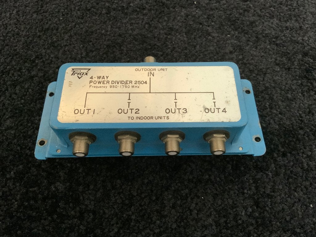 Triax 4-Way Power Divider 2504 (coax splitter), Ophalen of Verzenden, Gebruikt, Zender en Ontvanger