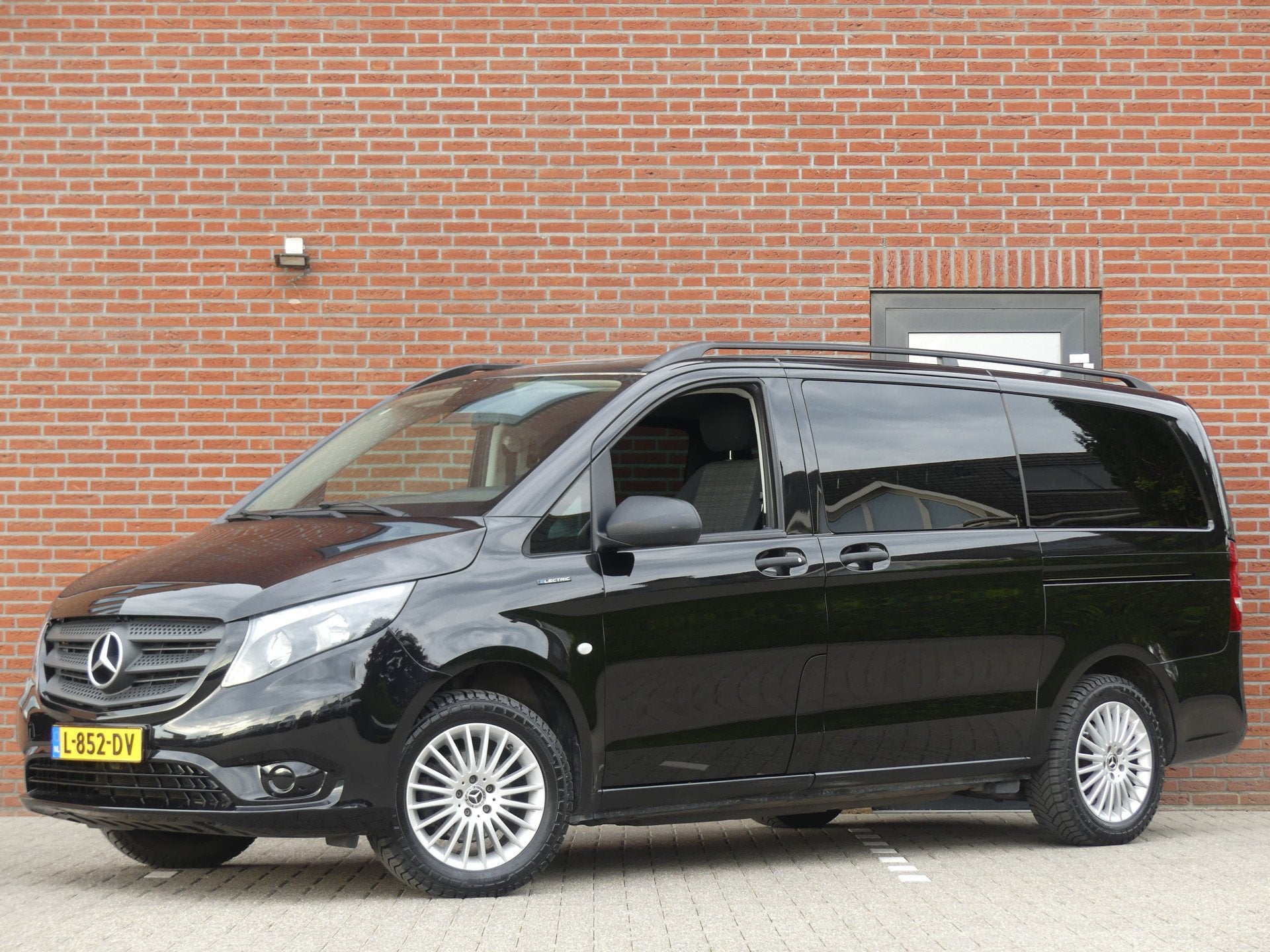 Mercedes-Benz EVITO TOURER PRO L2 35KWH 8 Persoons MARGE AUT, Gebruikt, 8 stoelen, Overige carrosserieën, 116 pk
