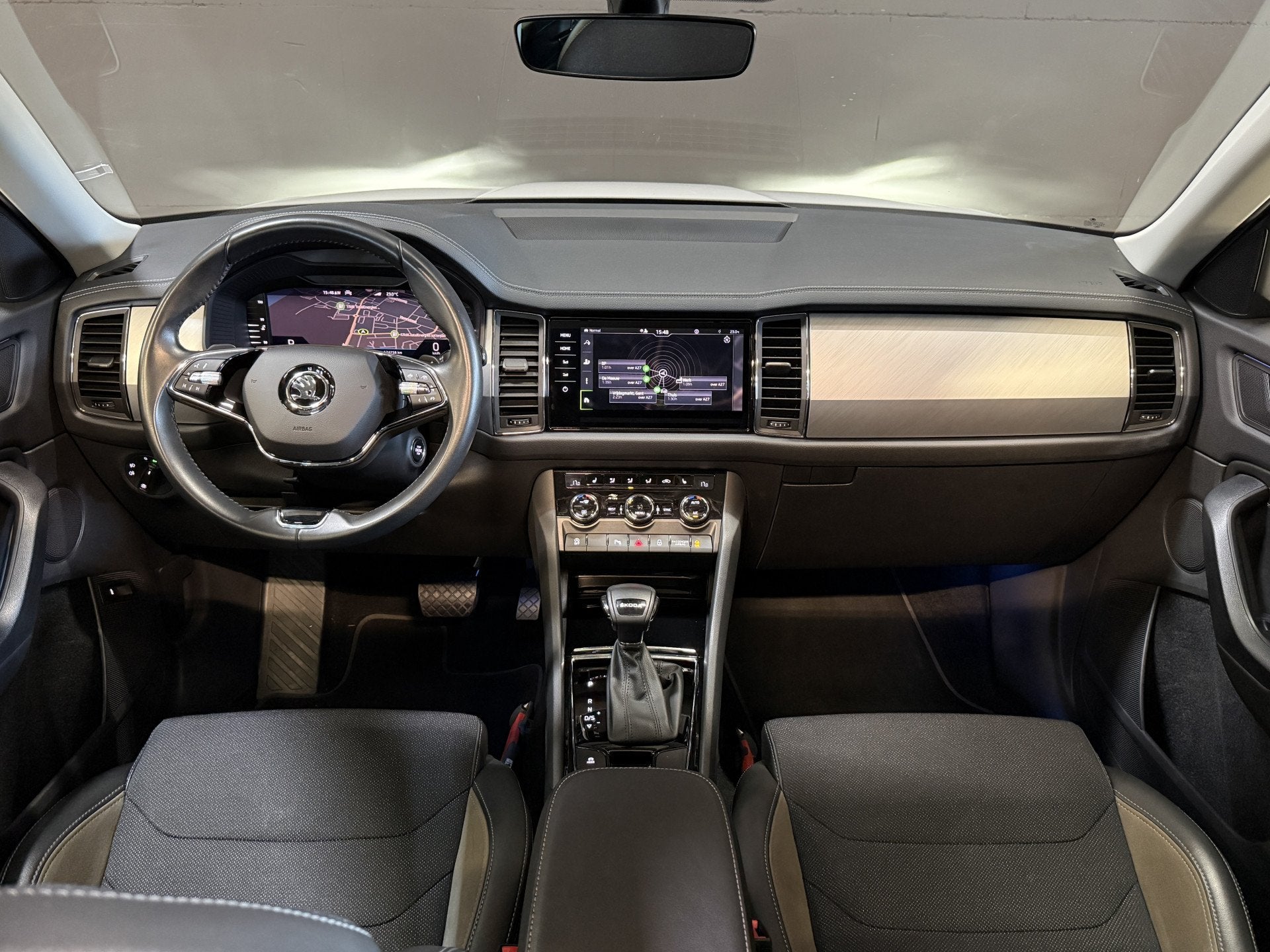 Skoda Kodiaq 1.5 TSI Business Edition | Panoramadak | Trekha, Auto's, Stof, 4 cilinders, 150 pk, Wit