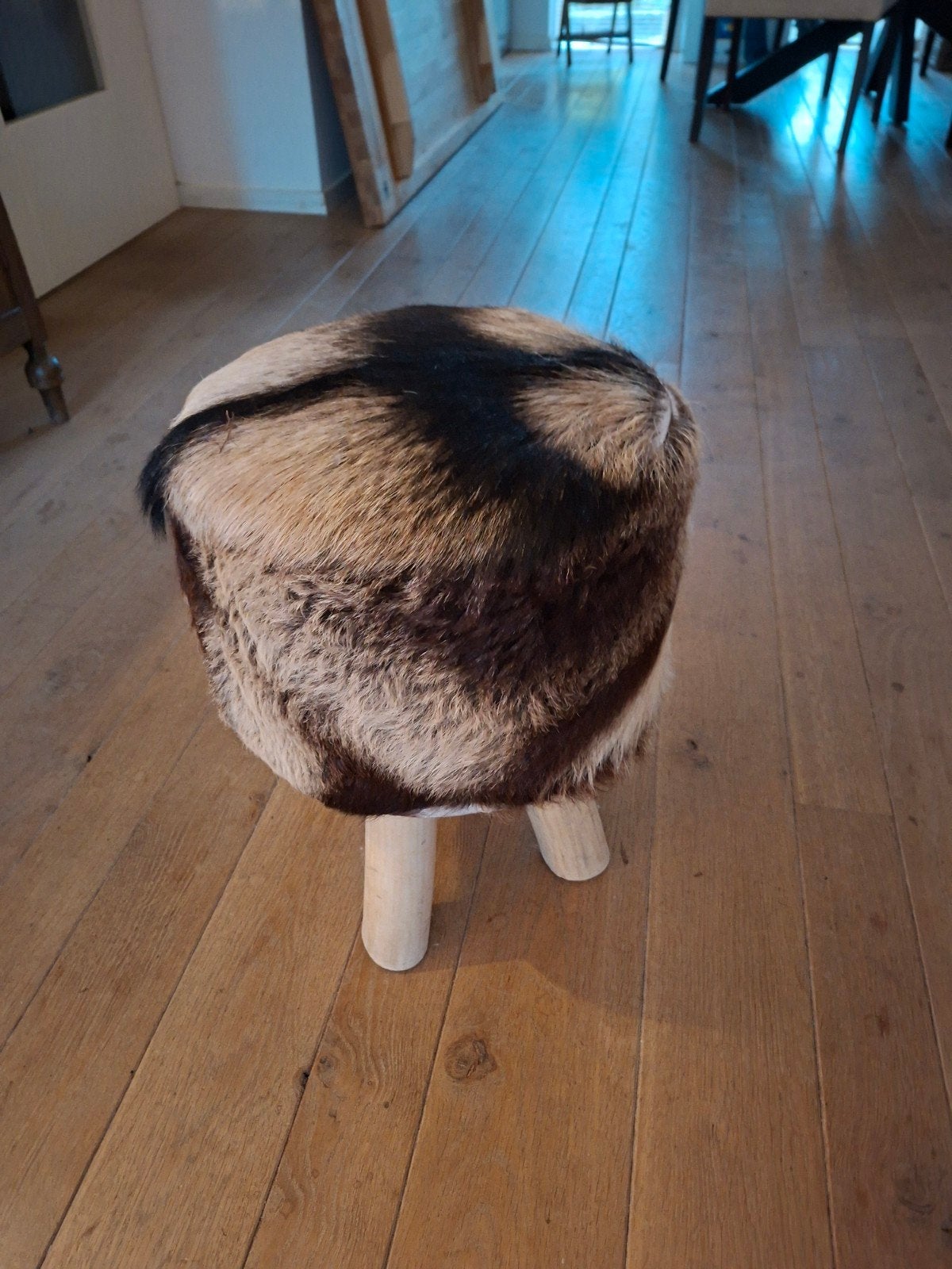 Decoratieve kruk met vachtbekleding, Ophalen
