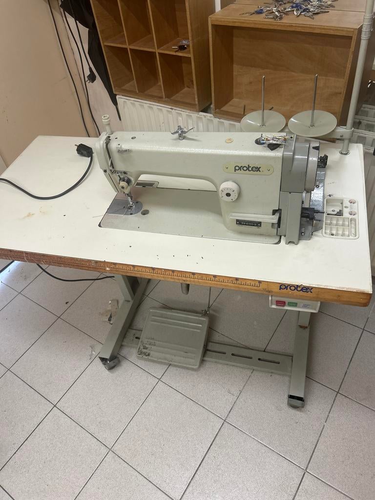 Protex Industriële Naaimachine TY-C111-3, Gebruikt, Naaimachine, Industrieel, Ophalen