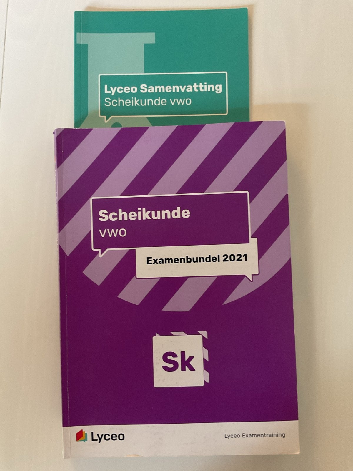 Scheikunde VWO Examenbundel 2021 + Samenvatting Lyceo, Ophalen of Verzenden, Gelezen, VWO, Scheikunde