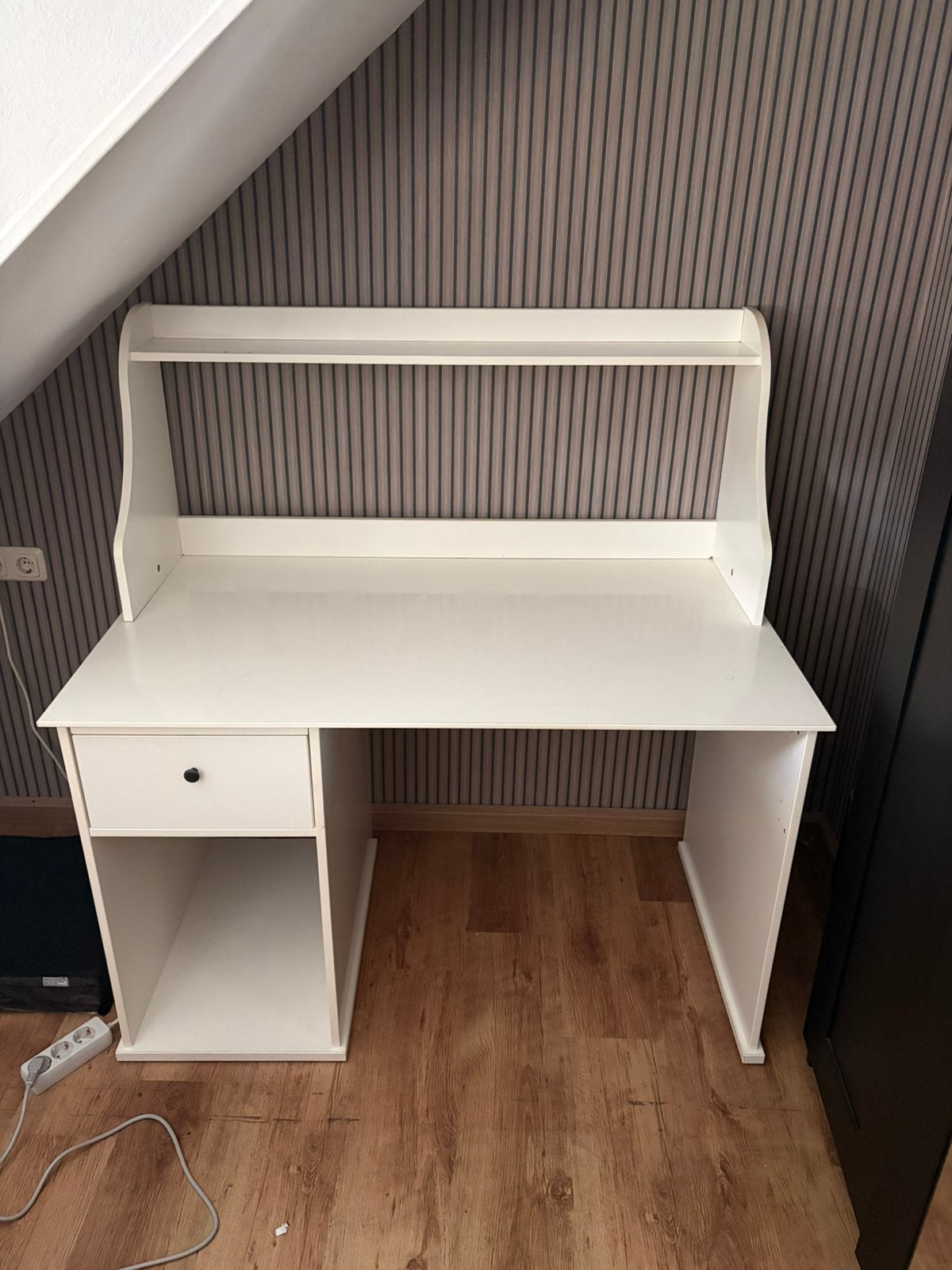 Bureau ikea, Ophalen, Zo goed als nieuw