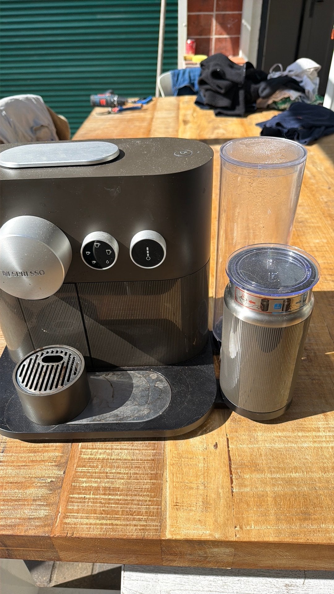 Nespresso machine. Werkt goed, mist een bakje., Ophalen, Gebruikt, Espresso apparaat, 4 tot 10 kopjes