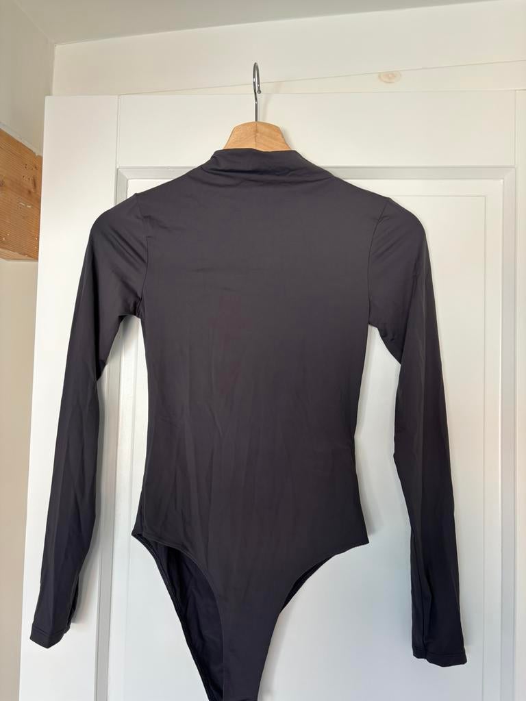 Zara body, Ophalen of Verzenden, Zo goed als nieuw, Zwart, Zonder mouw