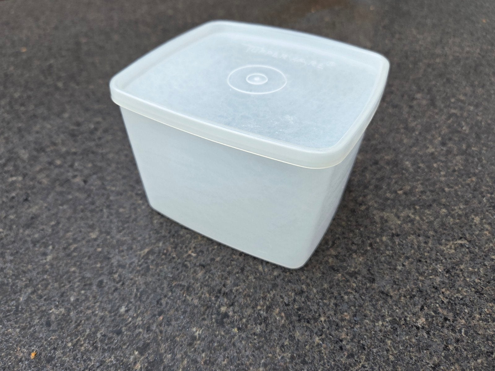 Tupperware bewaardoos met deksel - Made in Belgium, Gebruikt, Overige kleuren, Bewaardoos, Ophalen of Verzenden