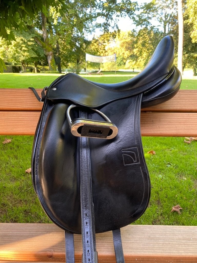Childéric DNL dressuurzadel 17", Ophalen