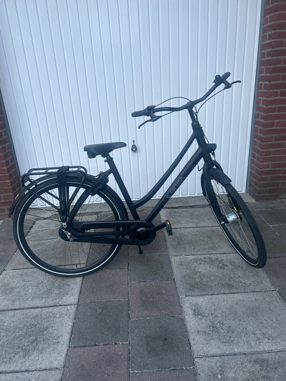 Cortina fiets weinig gebruikt en verzekerd bieden mag ook, Fietsen en Brommers, Terugtraprem, Versnellingen, 56 cm of meer, Zo goed als nieuw