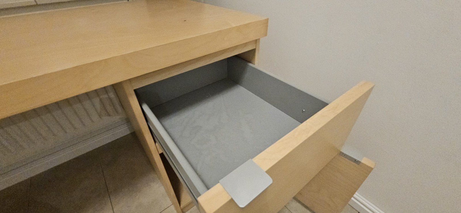 Houten Ikea bureau met lade en opbergruimte, Ophalen, Met lades, Gebruikt, Hout