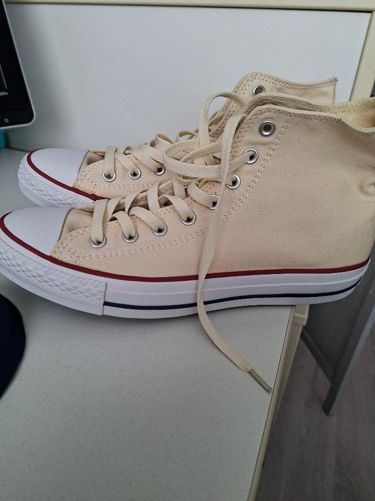 All stars converse nieuw in doos € 20,00, Kleding | Dames, Schoenen, Ophalen, Wit, Nieuw, Sneakers of Gympen