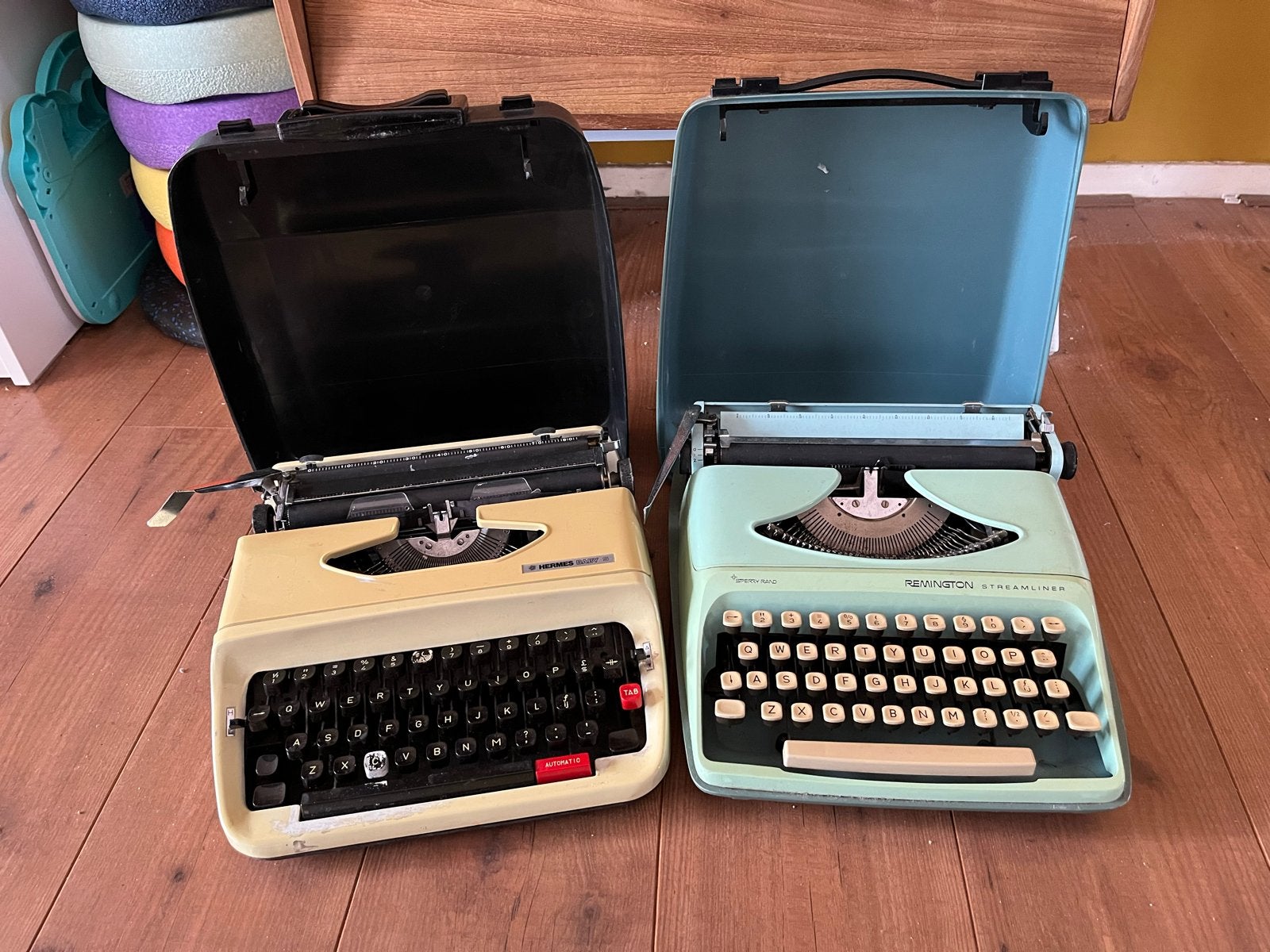 2 typmachines, Diversen, Ophalen, Gebruikt