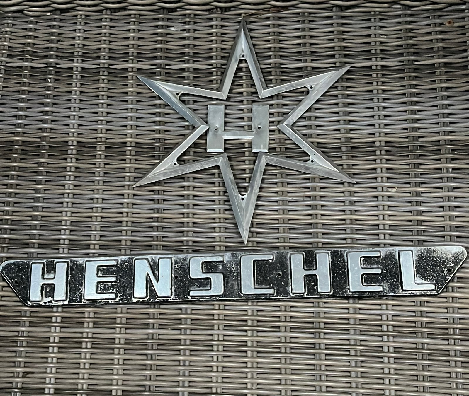 Henschel embleem en logo - Vintage vrachtwagen onderdelen, Ophalen, Gebruikt, Overige automerken
