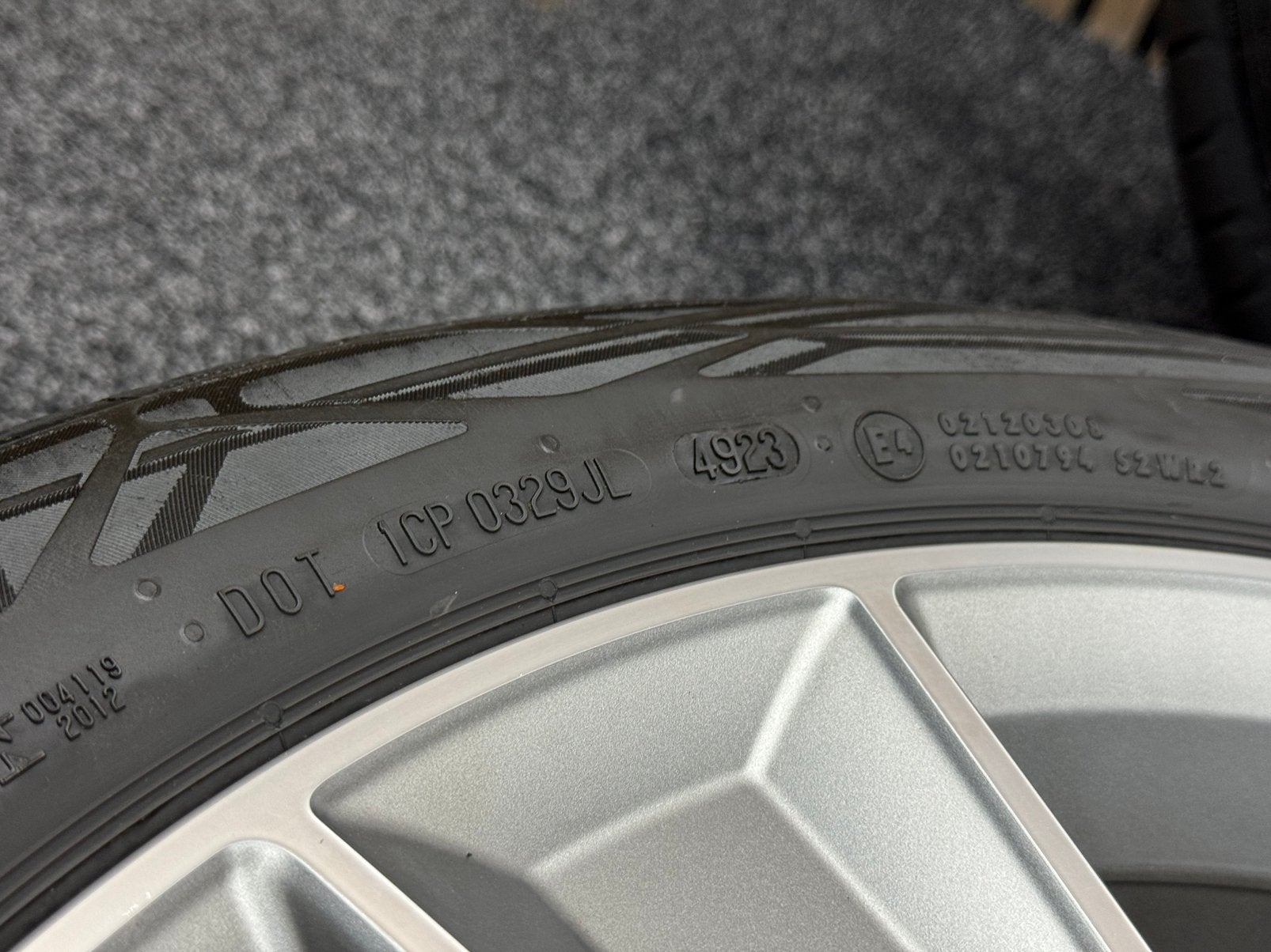 Originele 18 inch Audi Q2 5x112 ET40 215/50/18 Continental, Auto-onderdelen, Banden en Velgen, Ophalen, 18 inch, 215 mm, .