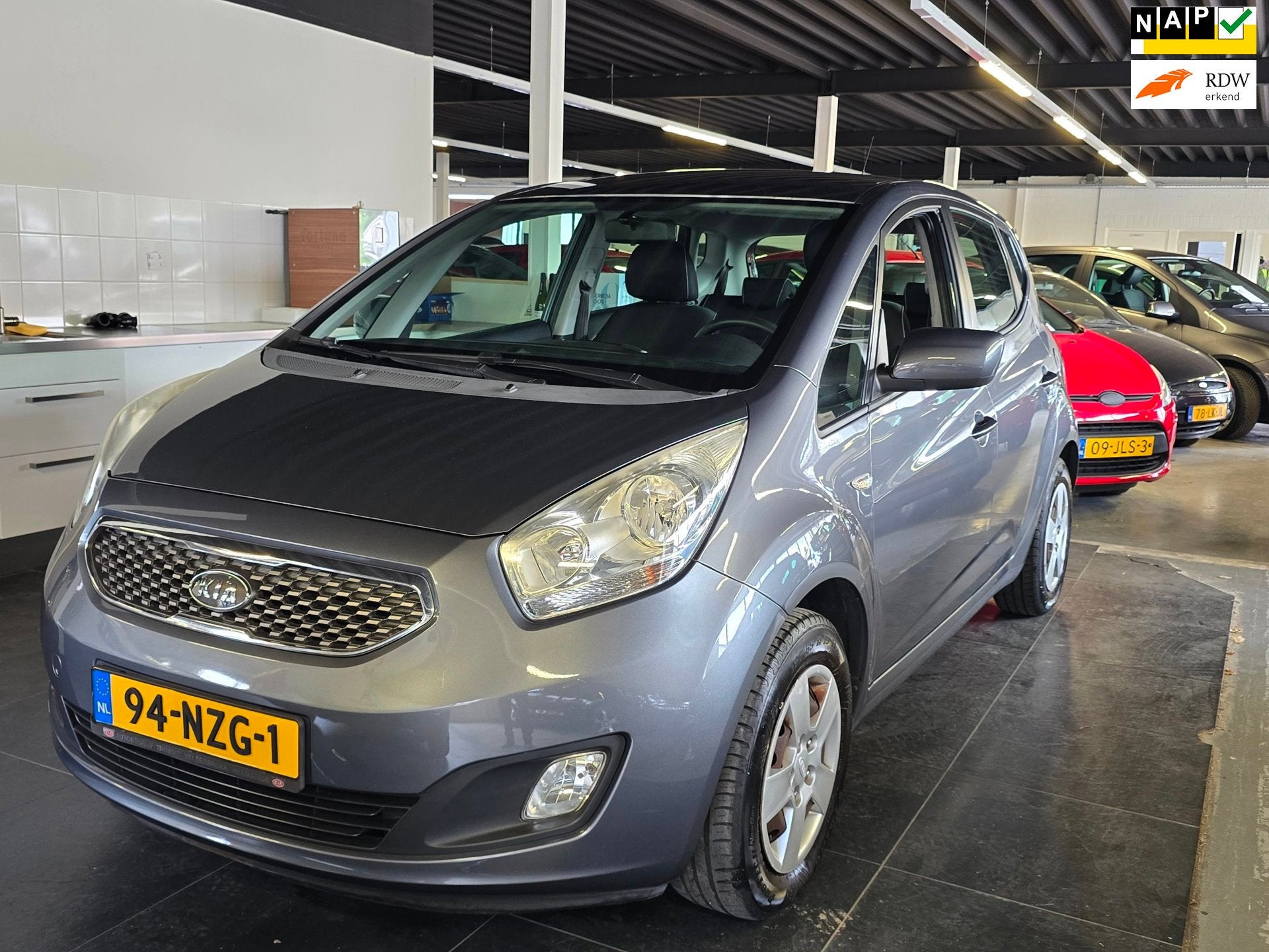 Kia Venga 1.4 CVVT X-tra/AIRCO/CRUISE/HOGE INSTAP/N.A.P/, Auto's, Voorwielaandrijving, Euro 5, Gebruikt, Zwart