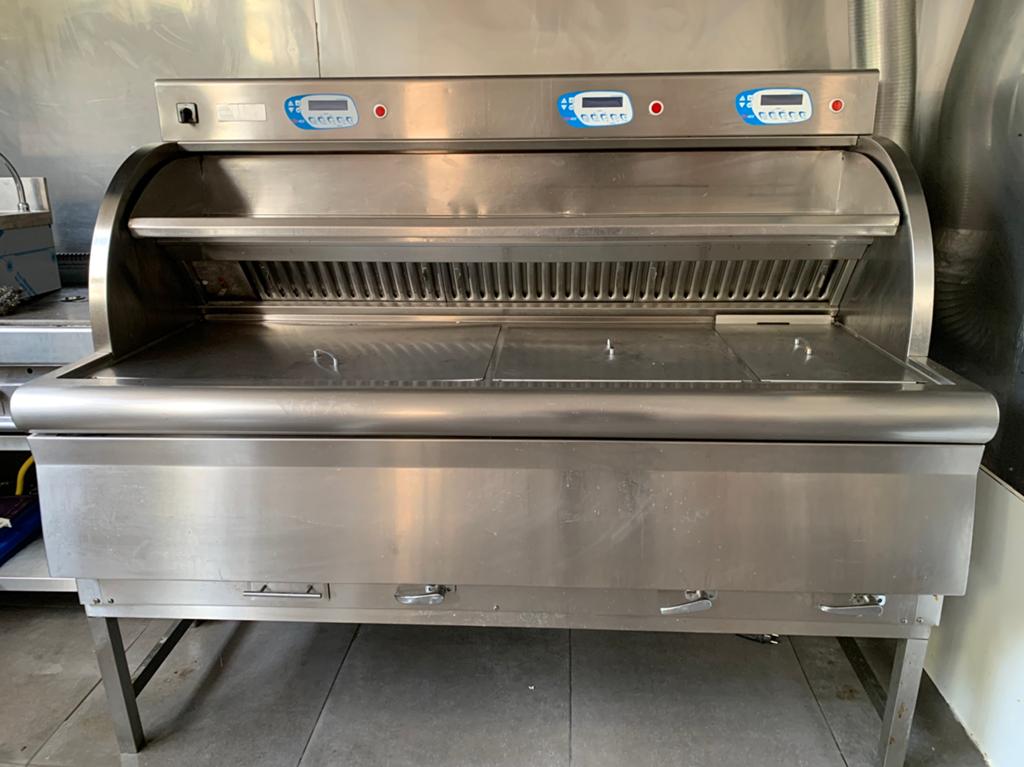 Professionele Rvs / bakwand met afzuiging  en koelbank, Ophalen, Fornuis, Frituur en Grillen