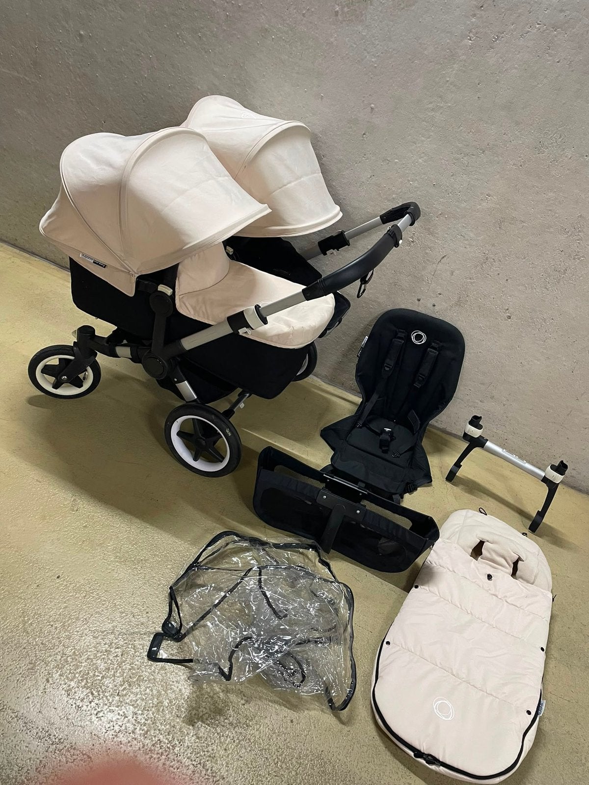 Bugaboo donkey 2 duo off white/zwart, Support@bugaboo.com, Gebruikt, Bugaboo, Ophalen of Verzenden