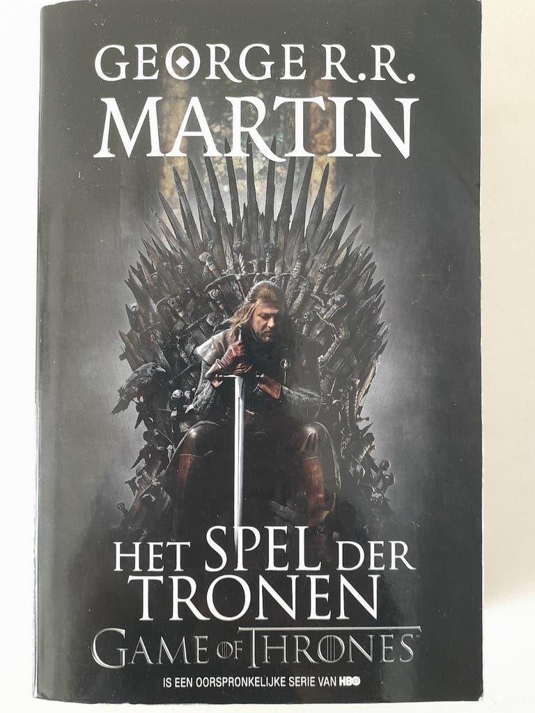 George R.R. Martin - Het spel der tronen, Boeken, Ophalen of Verzenden, Zo goed als nieuw, George R.R. Martin