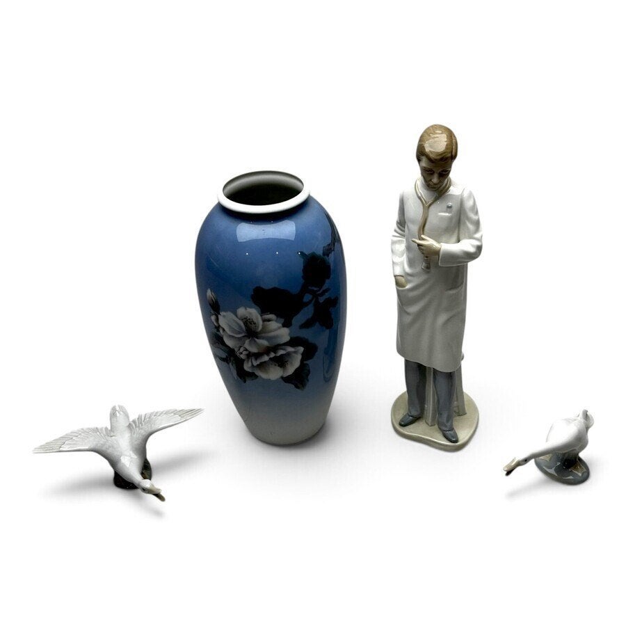 Lot divers porselein (4x), o.a. Nao beeldje van een dokter, Antiek en Kunst, Ophalen of Verzenden