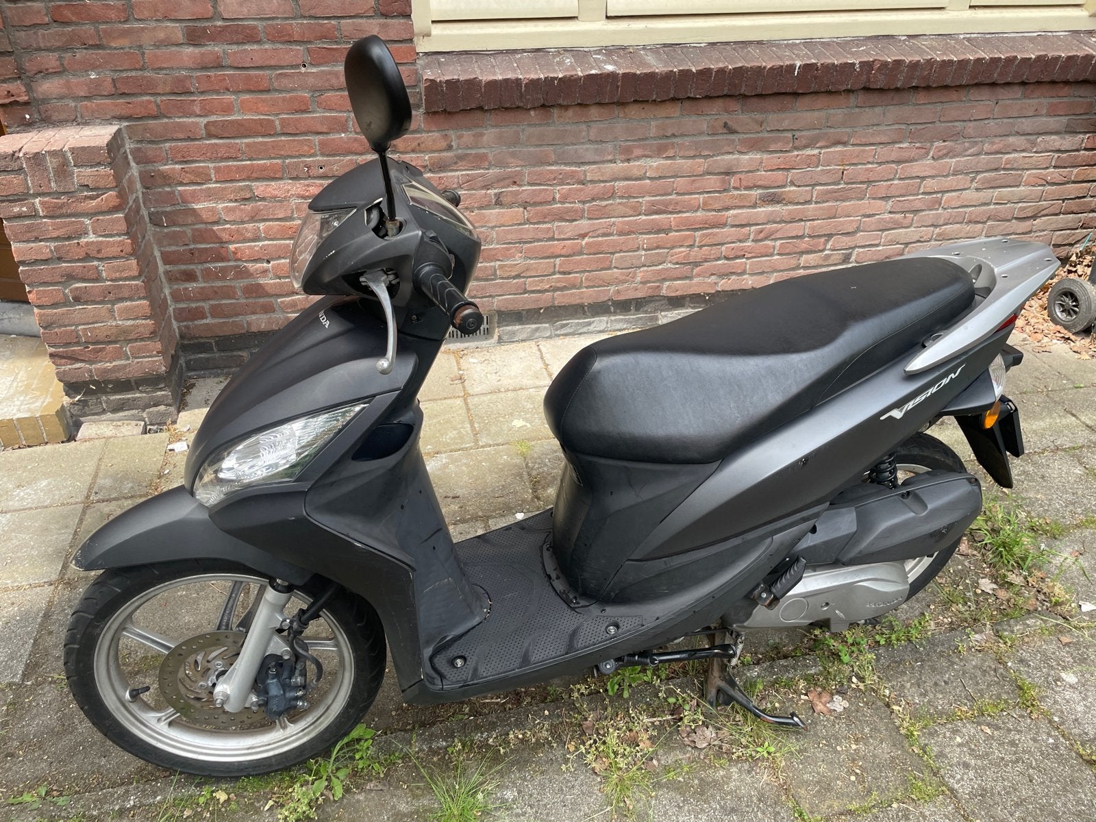 Honda Vision 50cc Scooter - Gebruikt met lichte krassen, Fietsen en Brommers, Brommers | Honda, Ophalen, Gebruikt, Maximaal 45 km/u