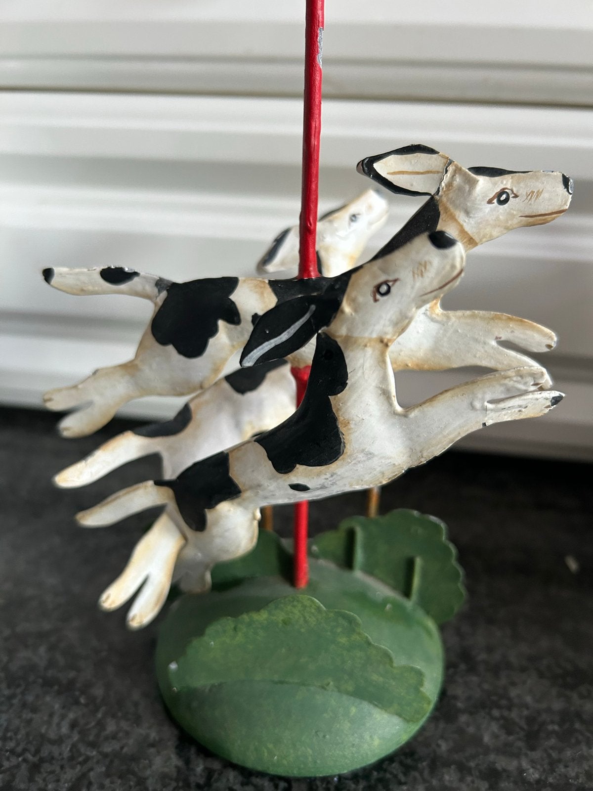 Vintage metalen kandelaar met jachthonden jacht  tafereel, Gebruikt, Meerkleurig, 26 cm, Overige merken