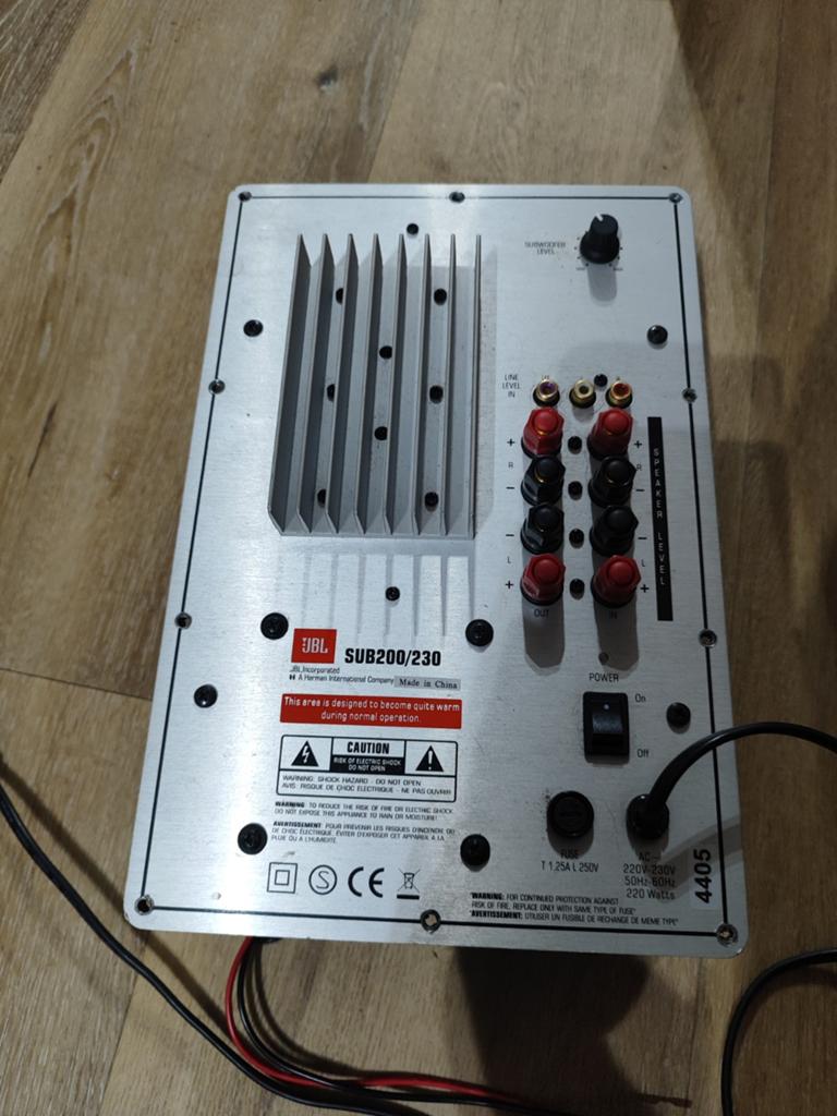 Jbl sub 200/230, Audio, Tv en Foto, Versterkers en Receivers, Ophalen of Verzenden, Gebruikt, 120 watt of meer, Overige merken