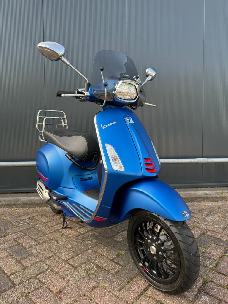 Piaggio Vespa Sprint brom scooter 2022, Fietsen en Brommers, Scooters | Vespa, Ophalen, Overige modellen, Maximaal 45 km/u, Zo goed als nieuw