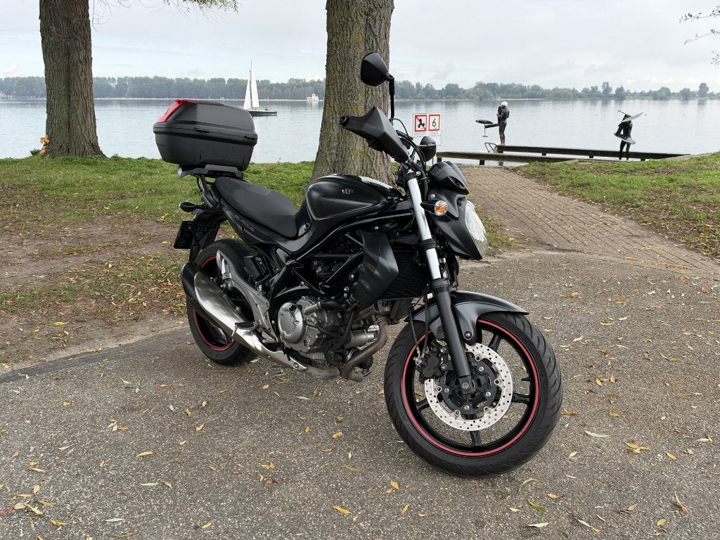 Suzuki Gladius 650 ABS | 2016 | Verlaagd | 24.806 km, 2 cilinders, Occasion, Motorrijbewijs A, Particulier