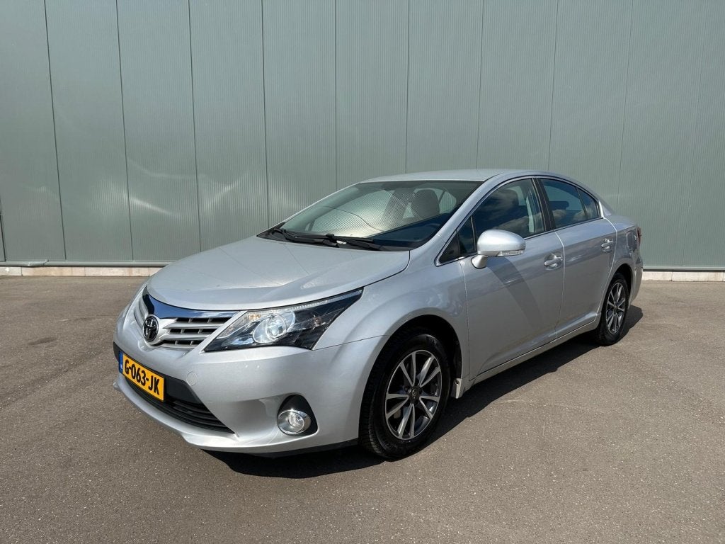 Toyota Avensis 1.6 VVTi Bns Top 5 CAMERA | ONDERHOUDSBOEKJE, Auto's, Toyota, Voorwielaandrijving, Euro 5, 15 km/l, Avensis