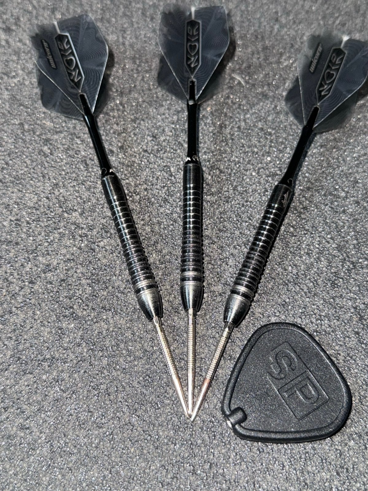 Gary Anderson Phase 6 Noir 22G Darts (verwisselbare punten), Sport en Fitness, Darts, Ophalen of Verzenden, Gebruikt, Pijlen