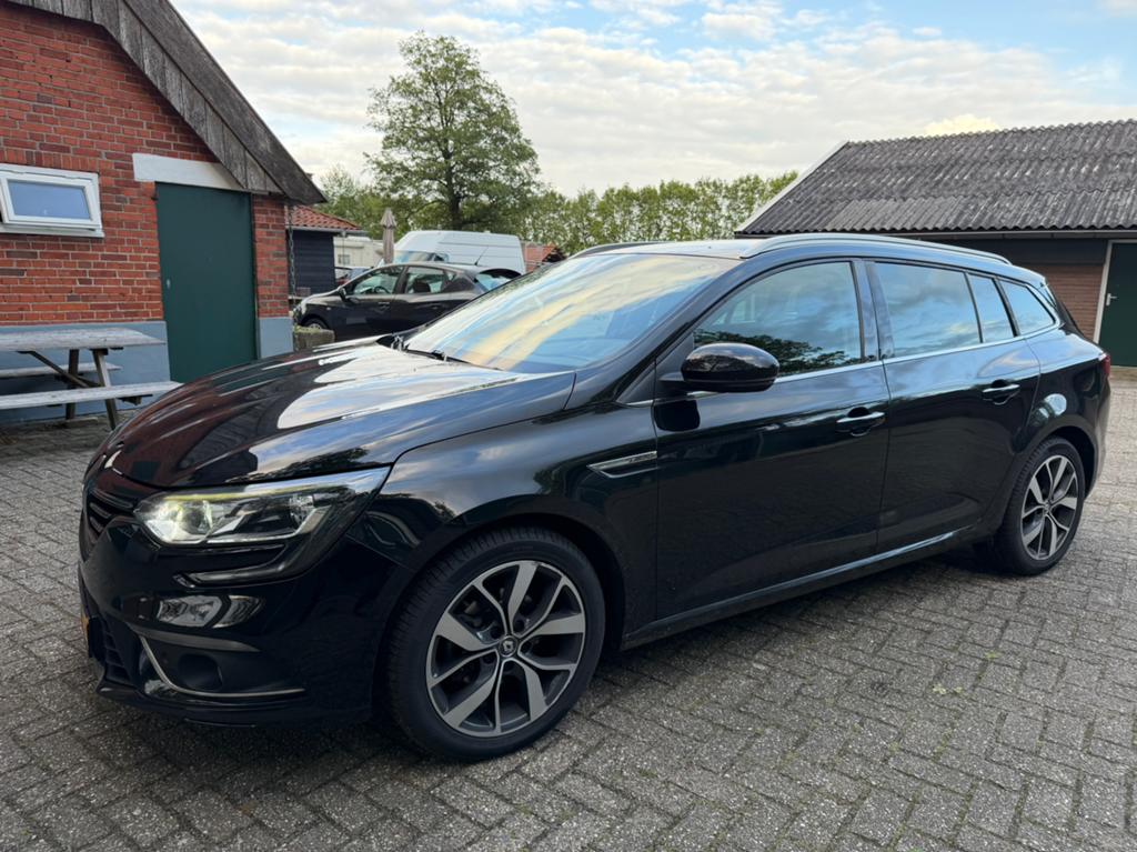 Renault Mégane 1.5 dCi, BOSE, automaat, 2017, 1295 kg, 4 cilinders, Leder en Stof, Zwart
