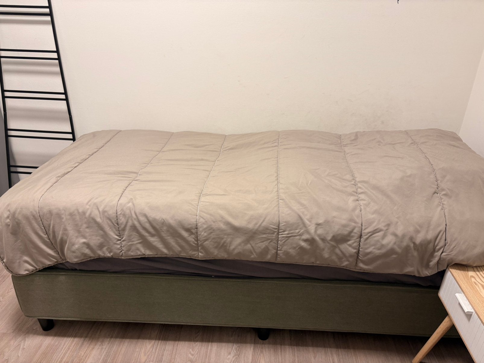 Zgan boxspring onderstel, Ophalen, Zo goed als nieuw, Eenpersoons