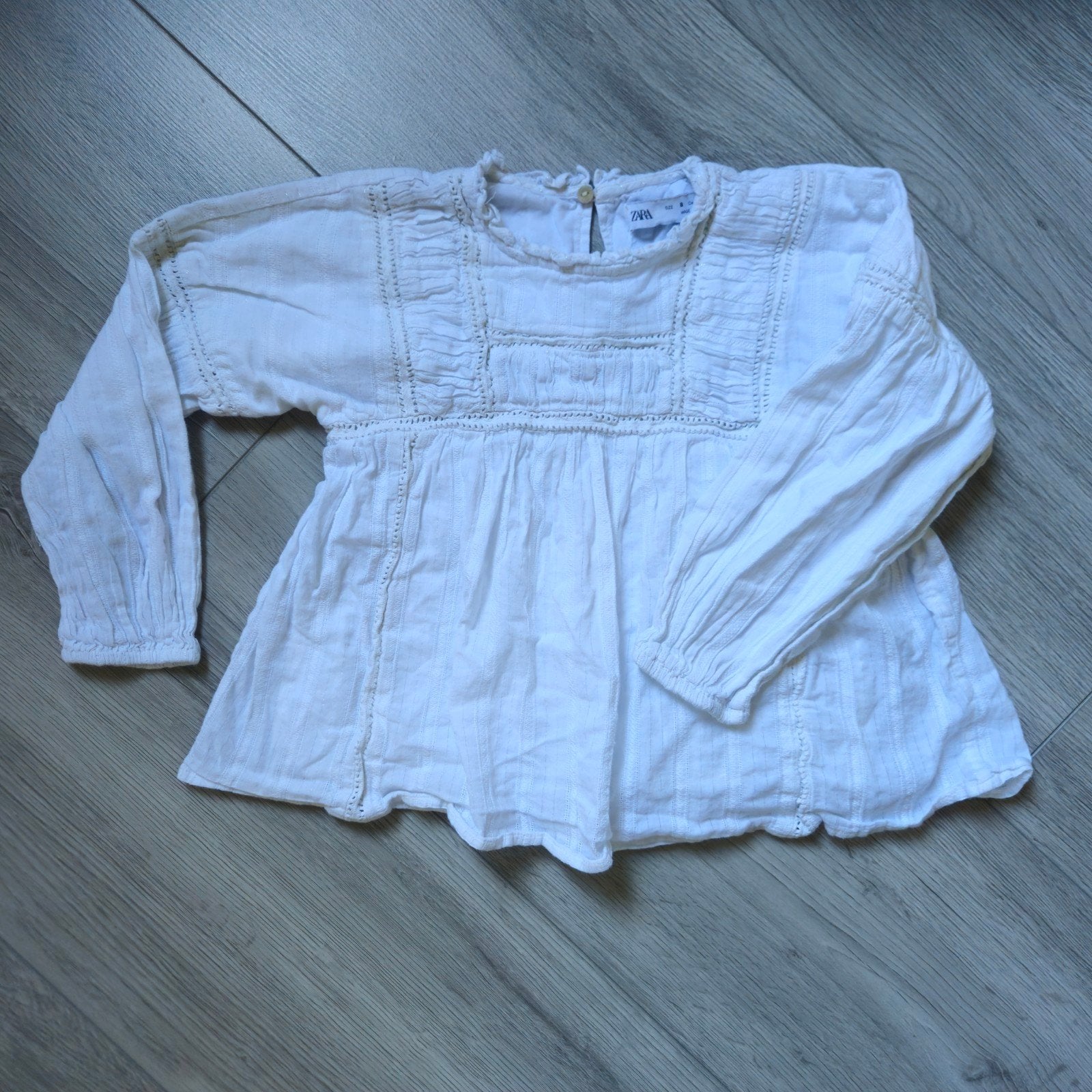 Schattig Witte Zara blouse met lange mouwen maat 128, Ophalen of Verzenden, Zo goed als nieuw, Meisje, Overhemd of Blouse