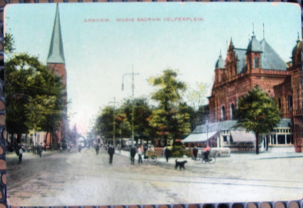 ansichtkaart Arnhem e/o nr. 12 - Musis Sacrum, Ophalen of Verzenden, 1920 tot 1940, Ongelopen, Gelderland