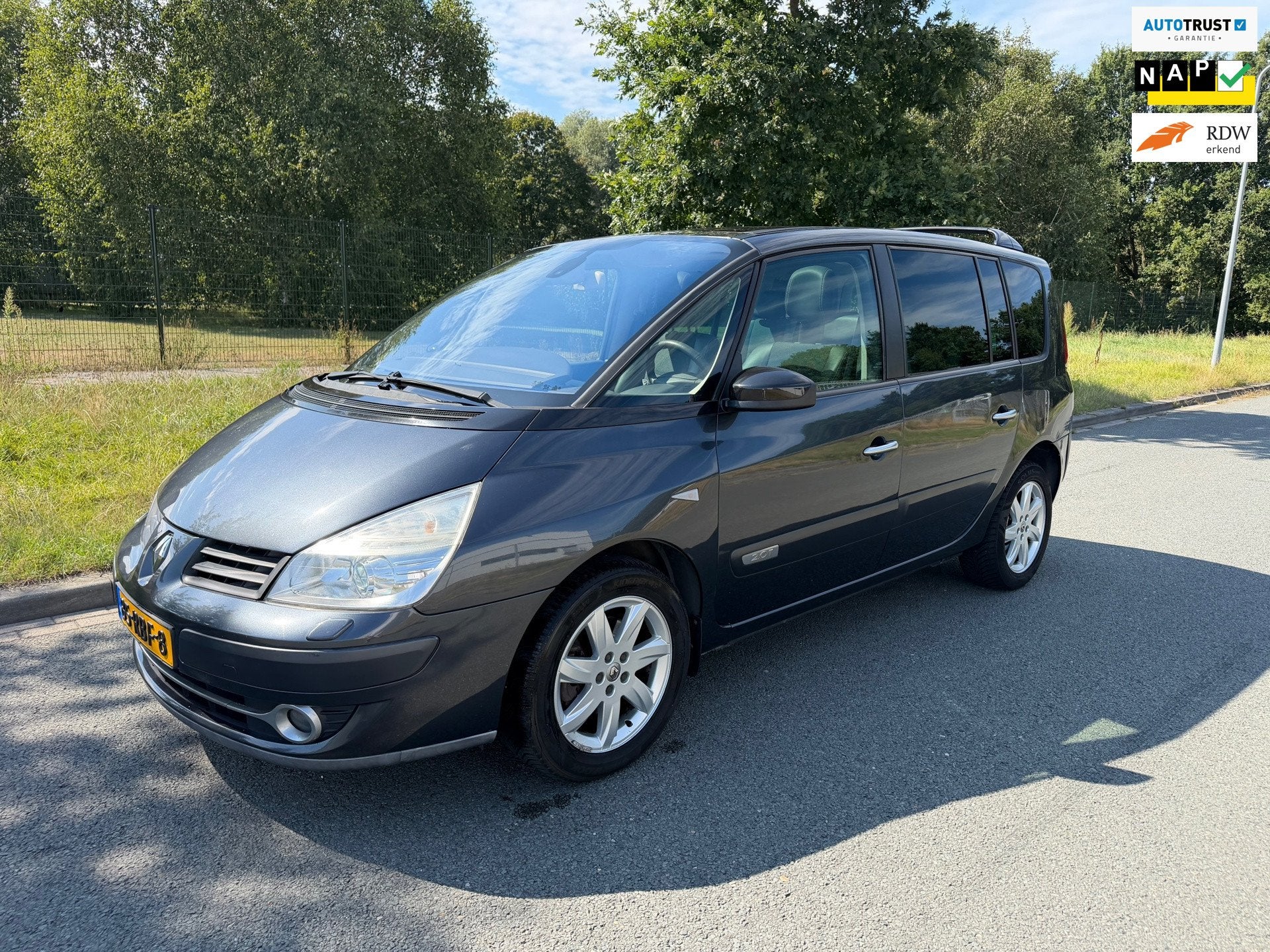Renault Espace 2.0T Celsium prachtige auto met weinig kilome, Voorwielaandrijving, Gebruikt, 4 cilinders, 2000 kg