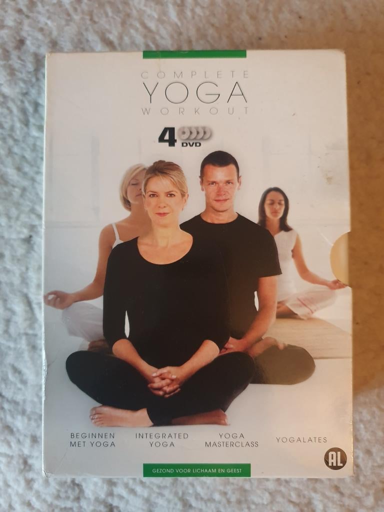 Complete Yoga Workout, Cd's en Dvd's, Dvd's | Sport en Fitness, Ophalen of Verzenden, Zo goed als nieuw, Vechtsport