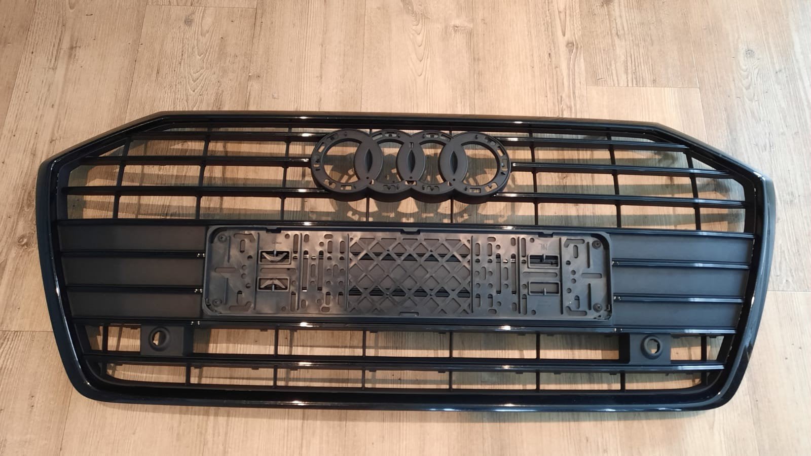 Audi A6 Grille 4k0853651B3FZ, Gebruikt, Voor, Bumper, Audi