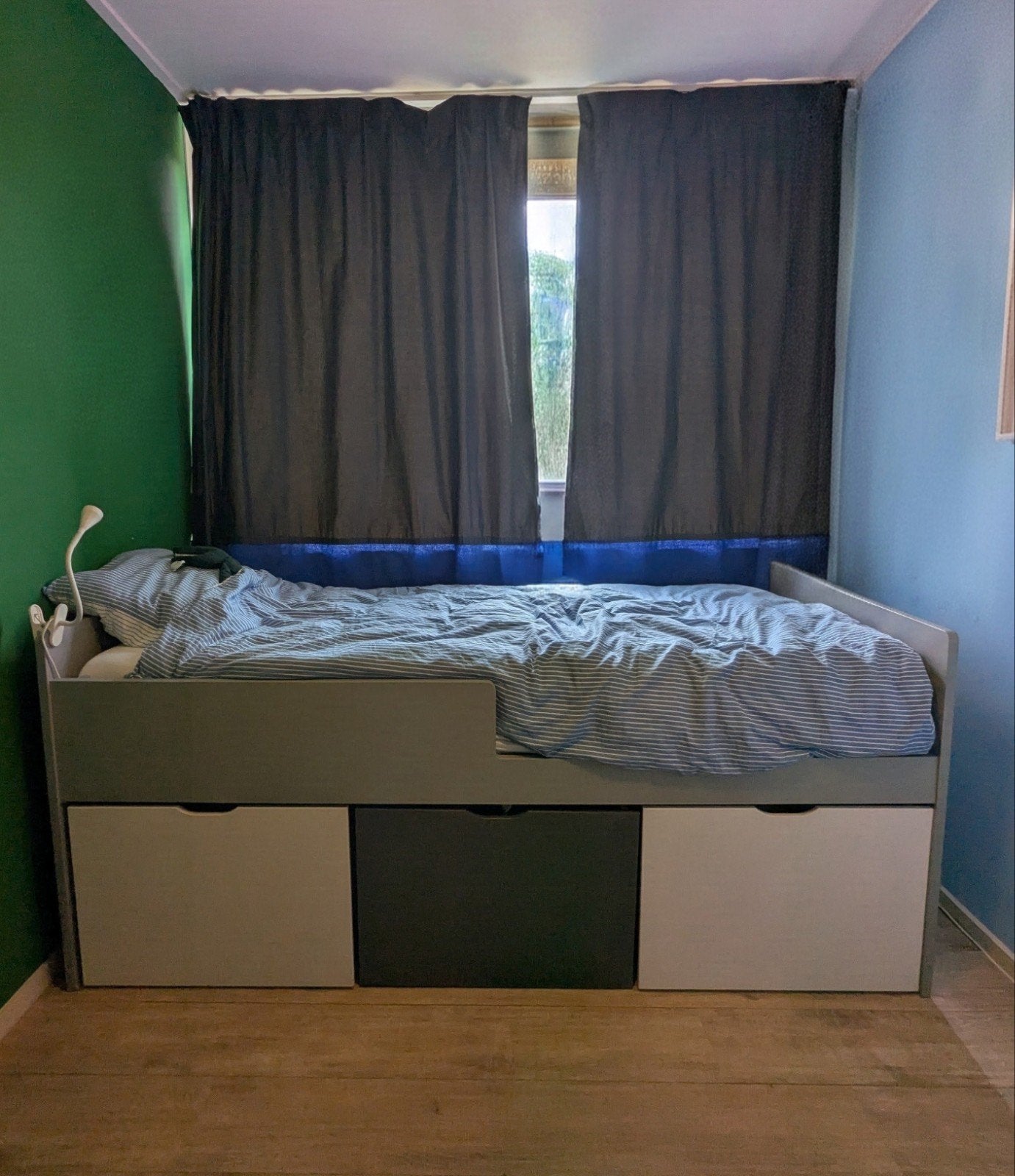 Eenpersoonsbed 90x200 met lades grijs/wit, Ophalen, Gebruikt, 90 cm, Eenpersoons