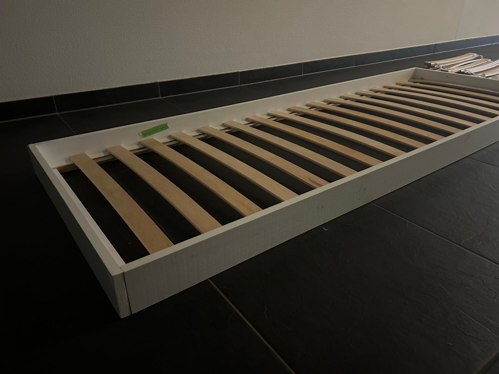 Gratis 2x bedombouw en lattenbodem, Ophalen, Zo goed als nieuw, Hout, Eenpersoons