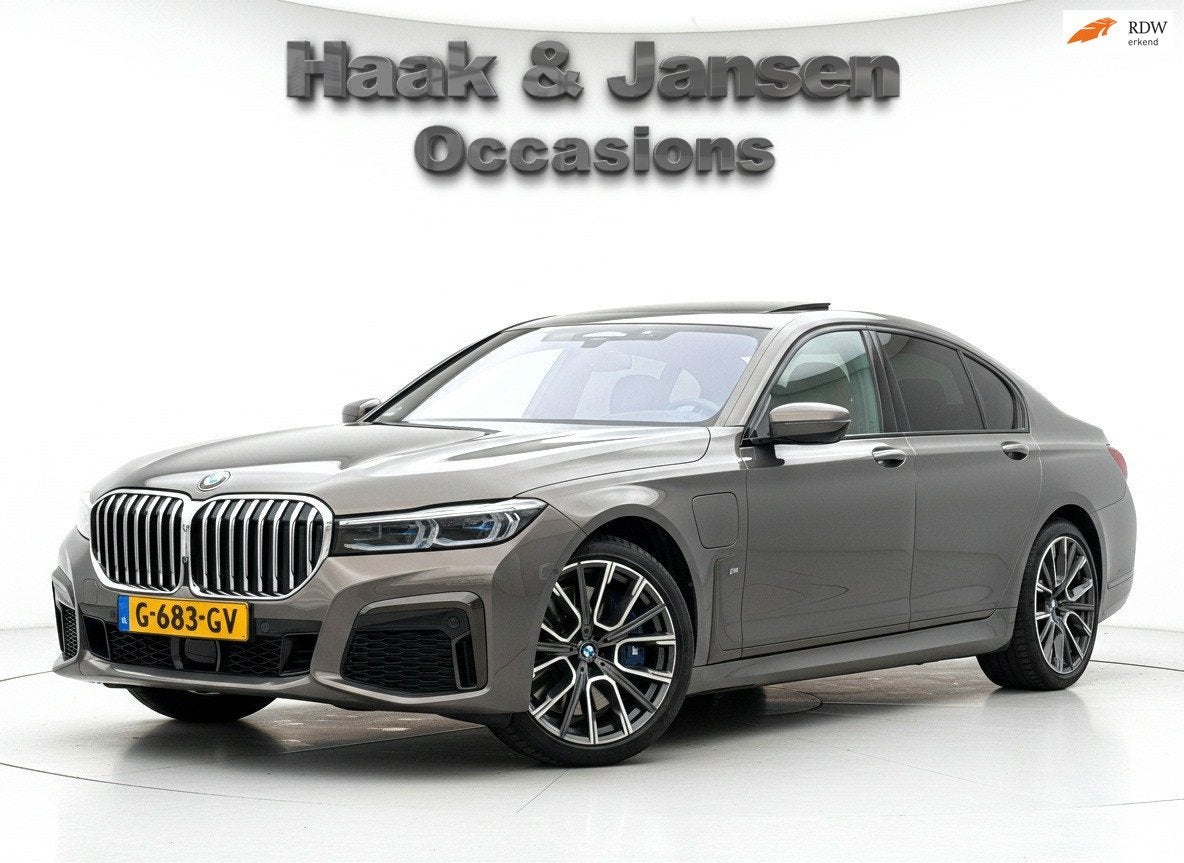 BMW 7-serie 745e M-Sport / Champagner Quartz / Massage / ACC, Automaat, Dealer onderhouden, Achterwielaandrijving, Gebruikt