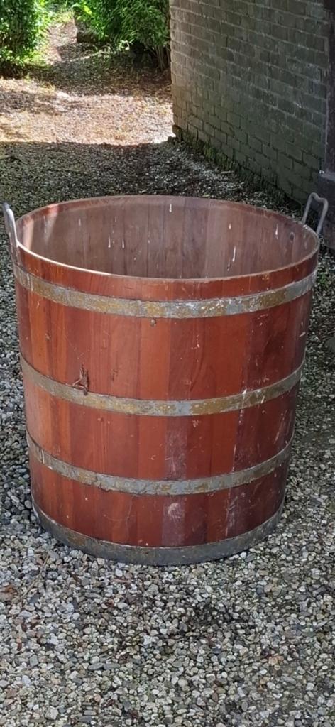 Grote houten kuip / plantenbak, Ophalen