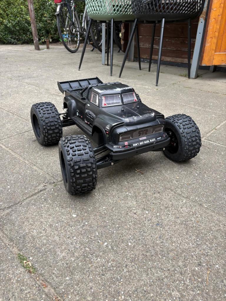 Arrama notorious 6s, radiografische auto, Ophalen, Gebruikt, 1:5 t/m 1:8, Auto